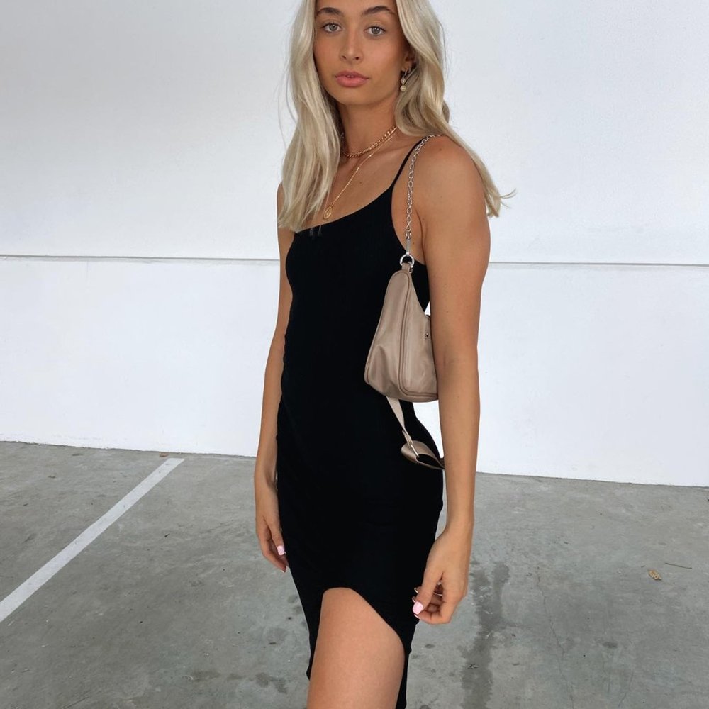 Black ribbed midi dress
